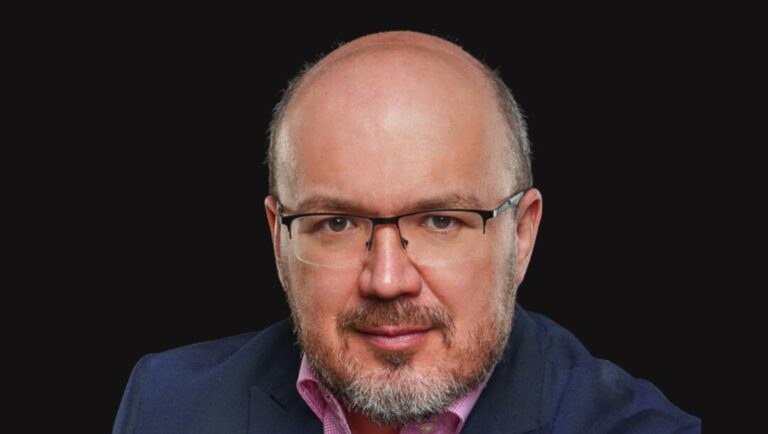 Kultúra zomiera. Ale niektorí z jej smrti žijú veľmi dobre.